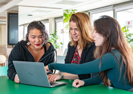 Encourager le leadership au féminin